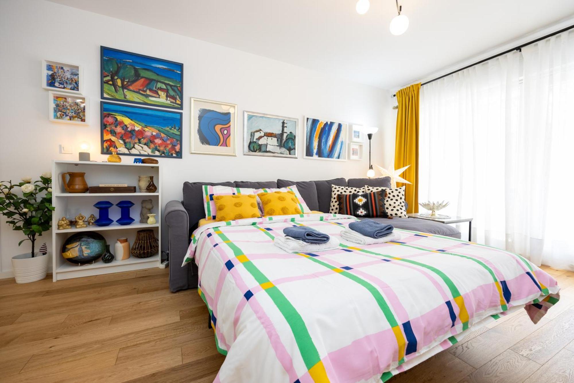 Sweet Cherry Apartment Split